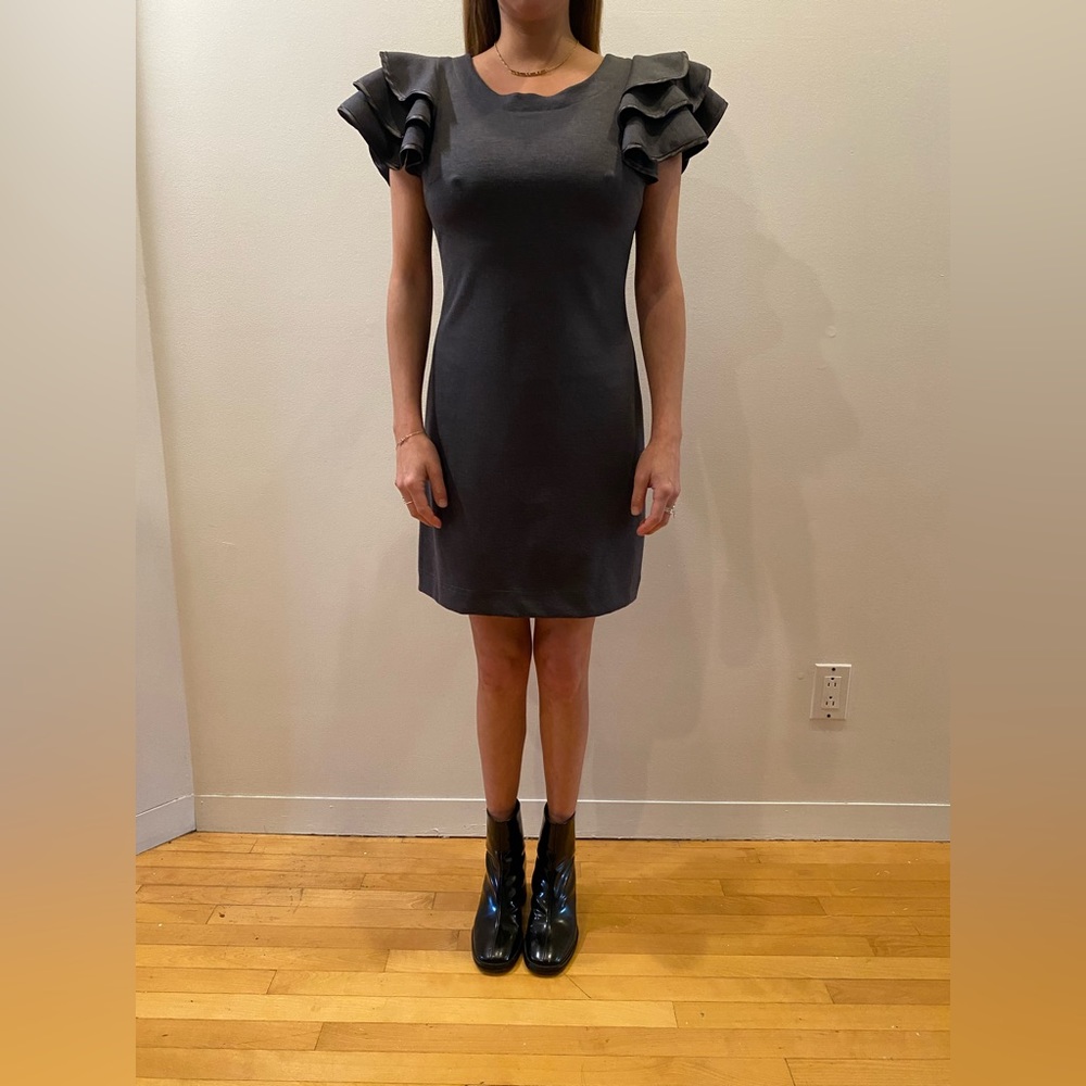 ✖️Cute Ruffle Sleeve Dress ✖️ - Picture 3 of 7